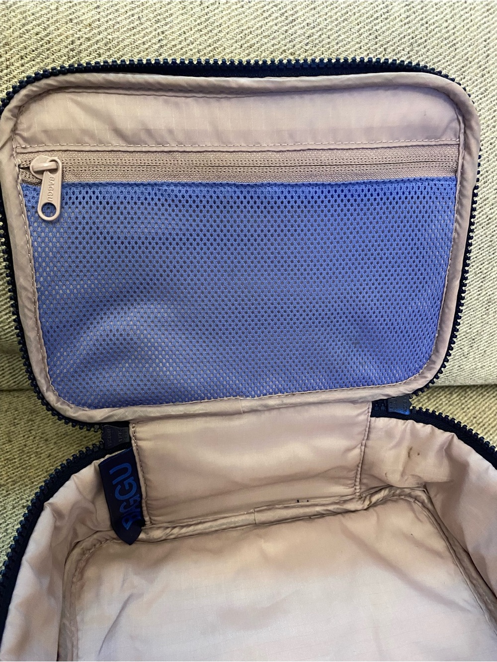 BAGGU Small Cosmetic Case - Picture 7 of 10